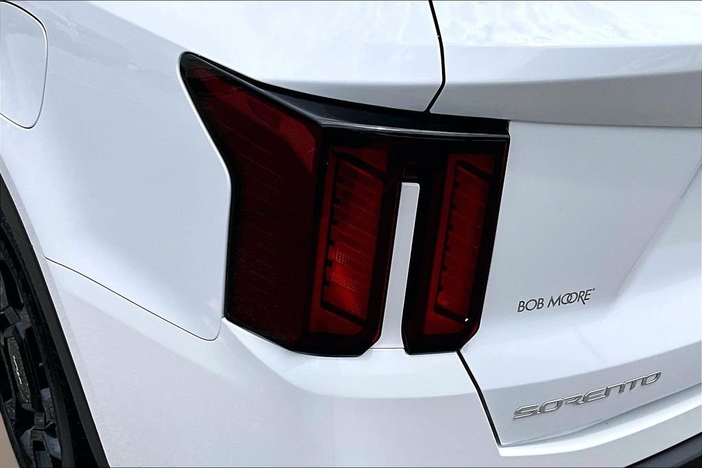 Used 2024 White Kia X-Line EX image 30
