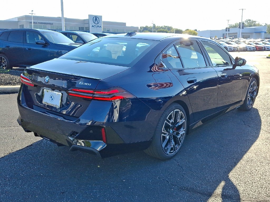 New 2027 Tanzanite Blue II Metallic BMW 530i xDrive image 4