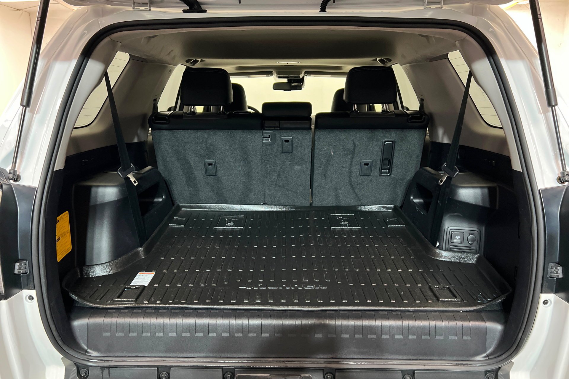 Used 2024 White Toyota SR5 Premium image 21