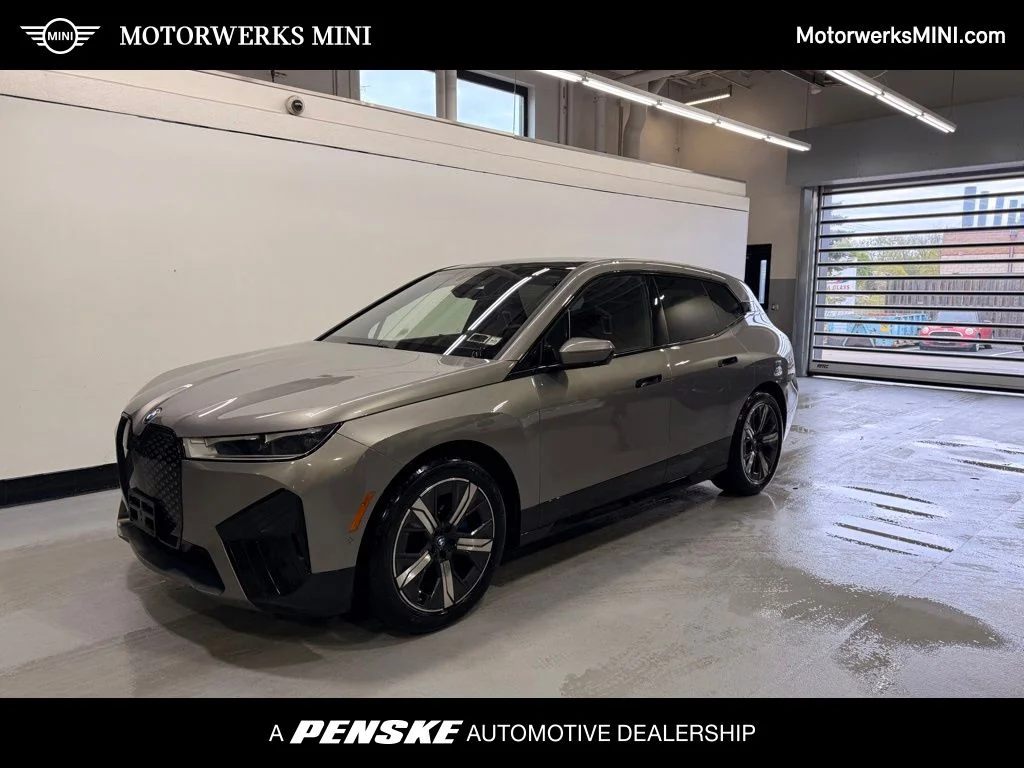 2023 BMW iX xDrive50's photo