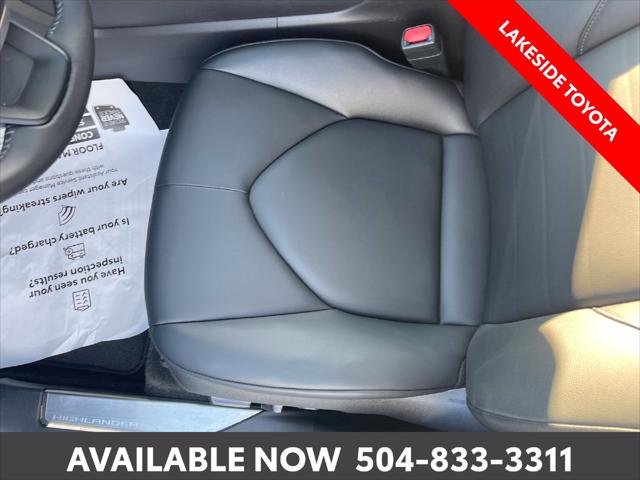 Certified Used 2026 PRECIOUS METAL Toyota  image 31