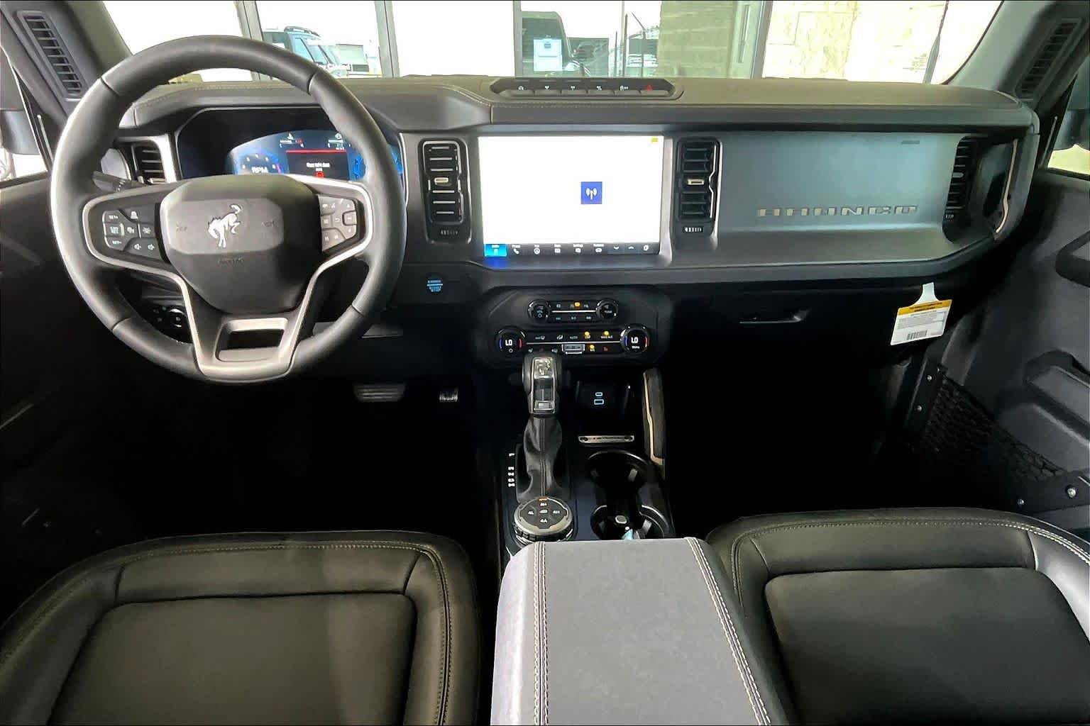 New 2025 Oxford White Ford Badlands® image 5