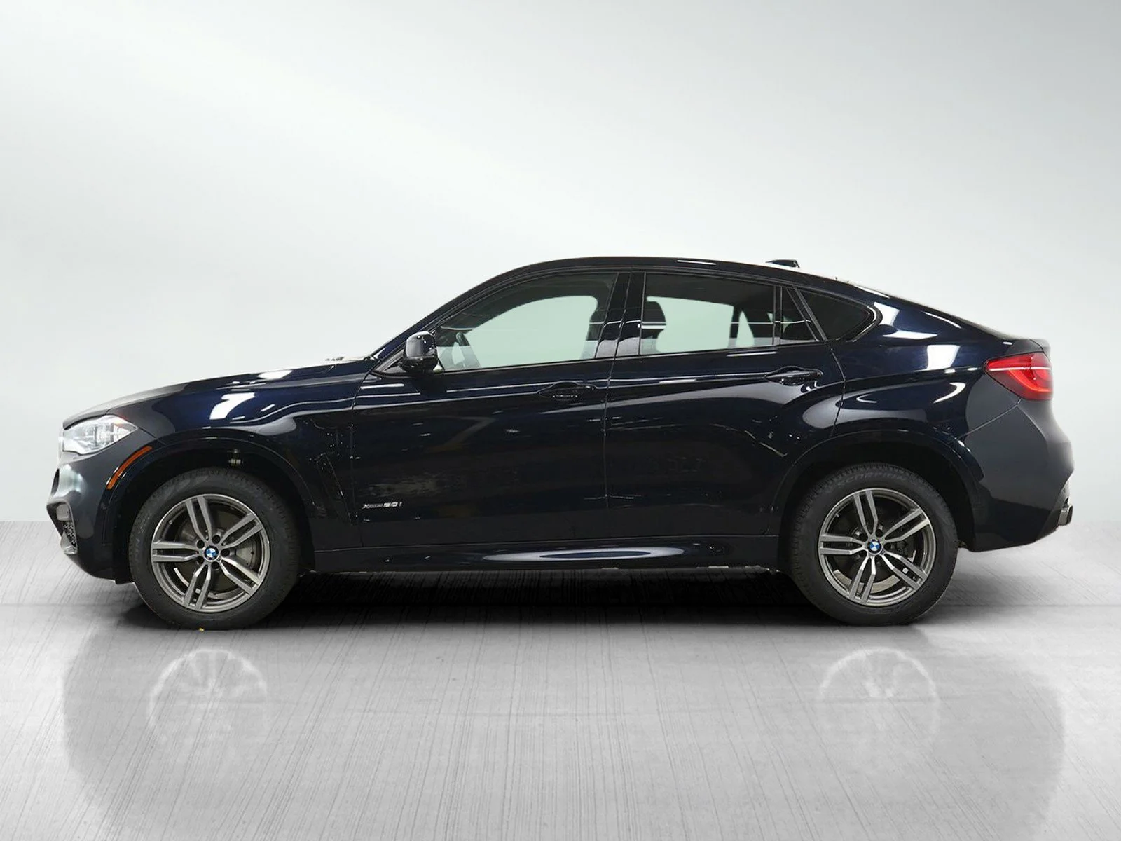 Used 2019 BMW X6 50i with VIN 5UXKU6C56K0Z67124 for sale in Minneapolis, Minnesota