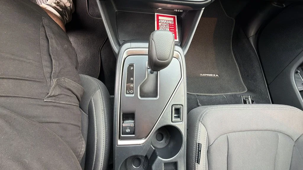 Used 2024 White Subaru Base image 22