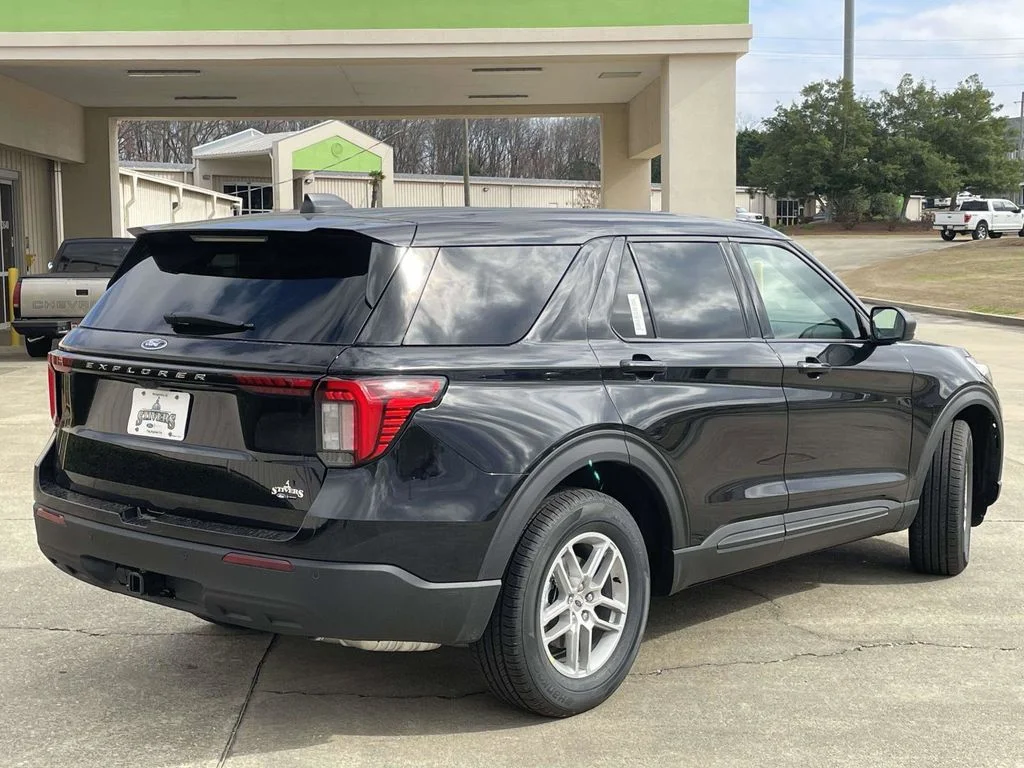 New 2026 Agate Black Metallic Ford Active 100A image 3