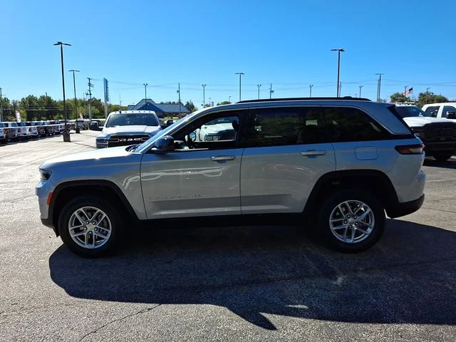 New 2025 Silver Jeep Laredo X image 4