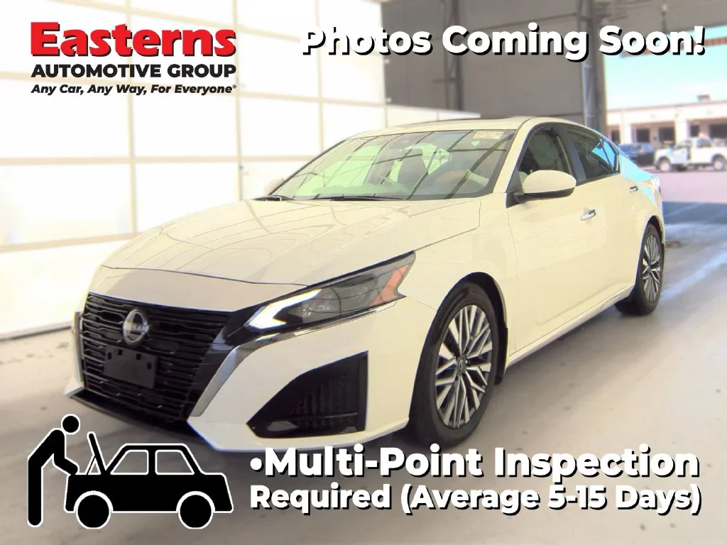Used 2024 White Nissan 2.5 SV image 1