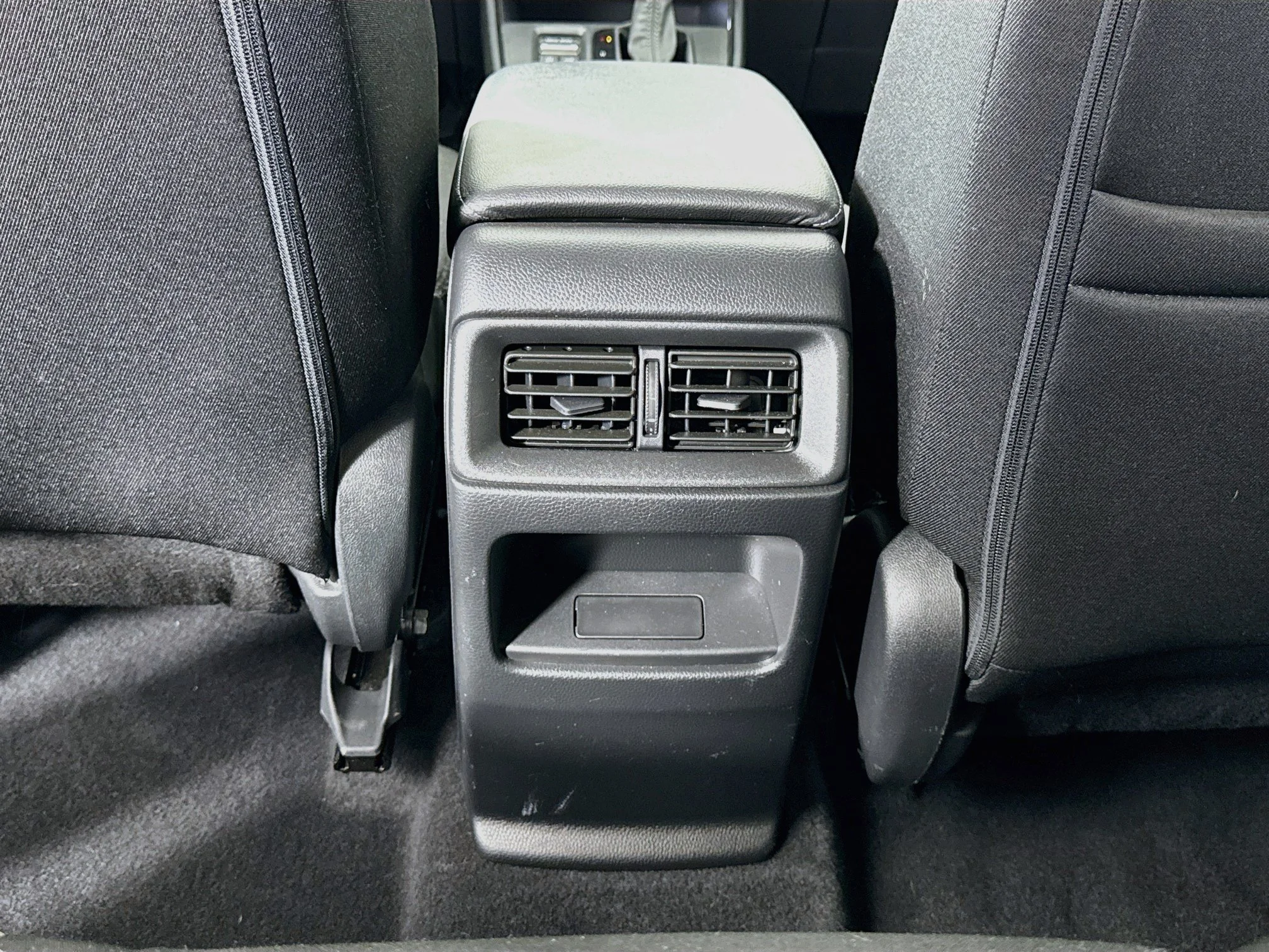 Used 2023 White Honda EX image 26