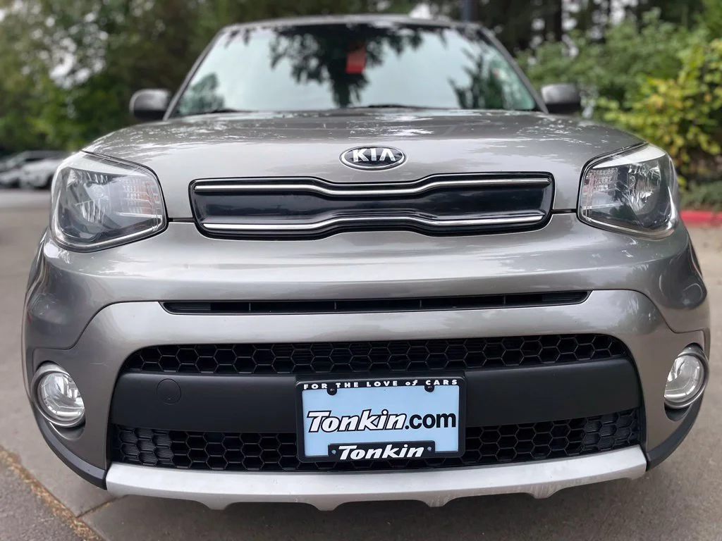 Used 2019 Titanium Gray Kia Plus image 9