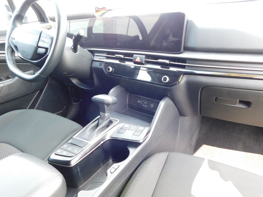 Used 2026 Ebony Black Kia LX image 18