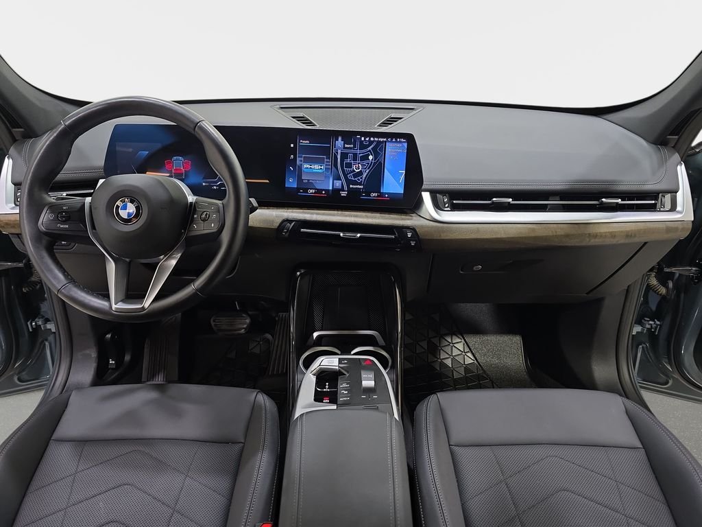 Used 2023 Green BMW xDrive28i image 10