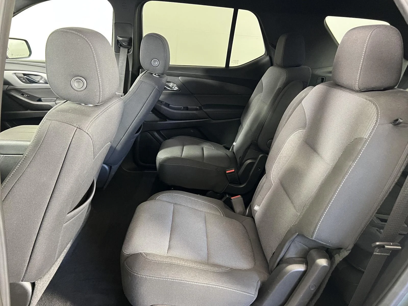 Used 2022 Silver Sage Metallic Chevrolet LT Cloth image 18
