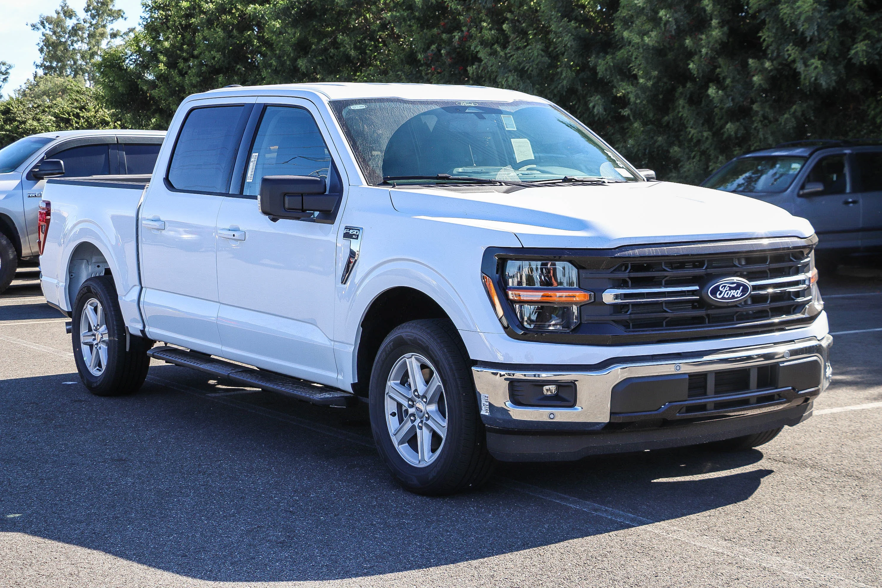 New 2026 Oxford White Ford XLT image 3