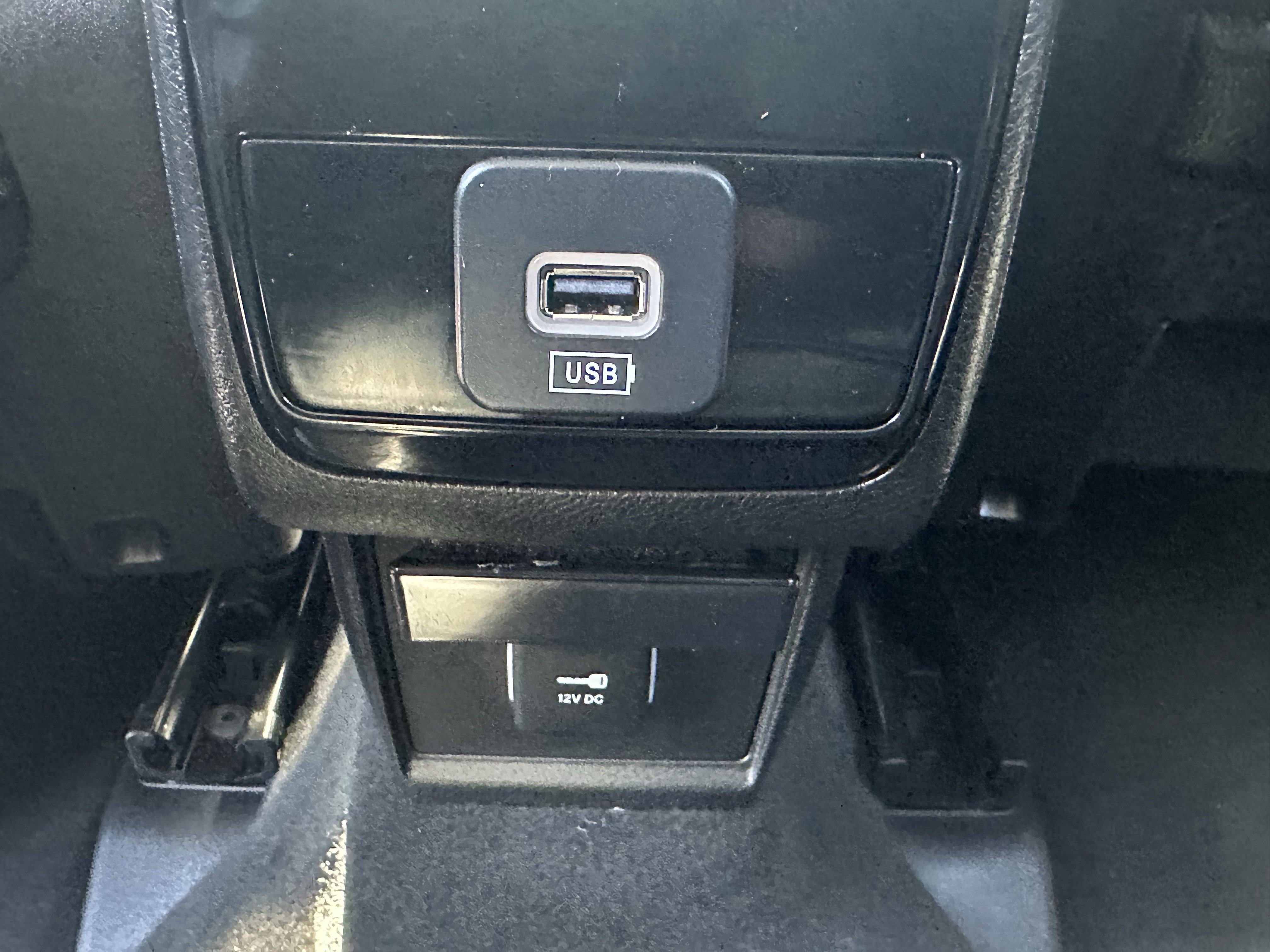 Used 2022 Bright White Clearcoat Jeep Latitude Lux image 20