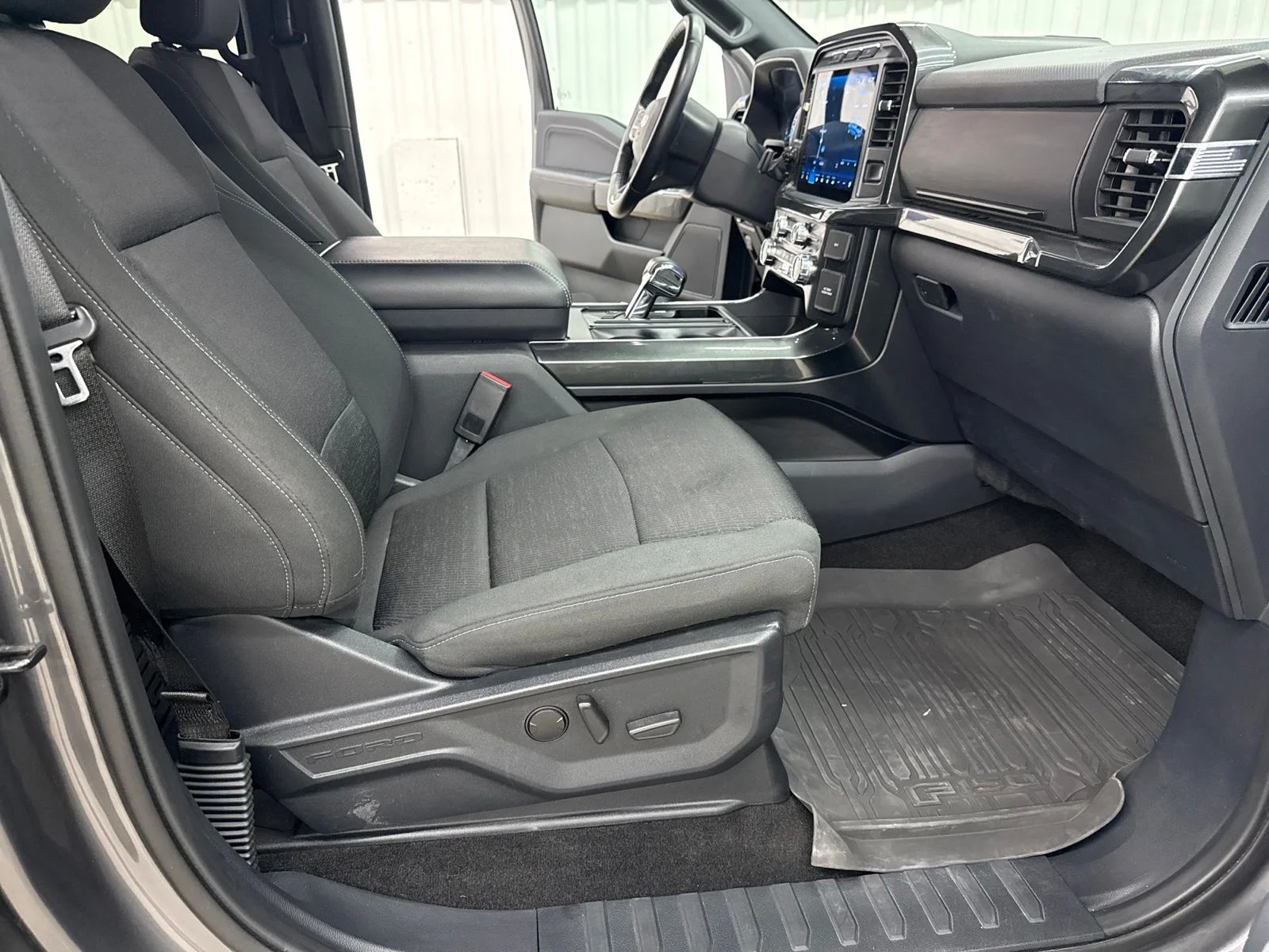 Used 2022 Gray Metallic Ford XLT image 27