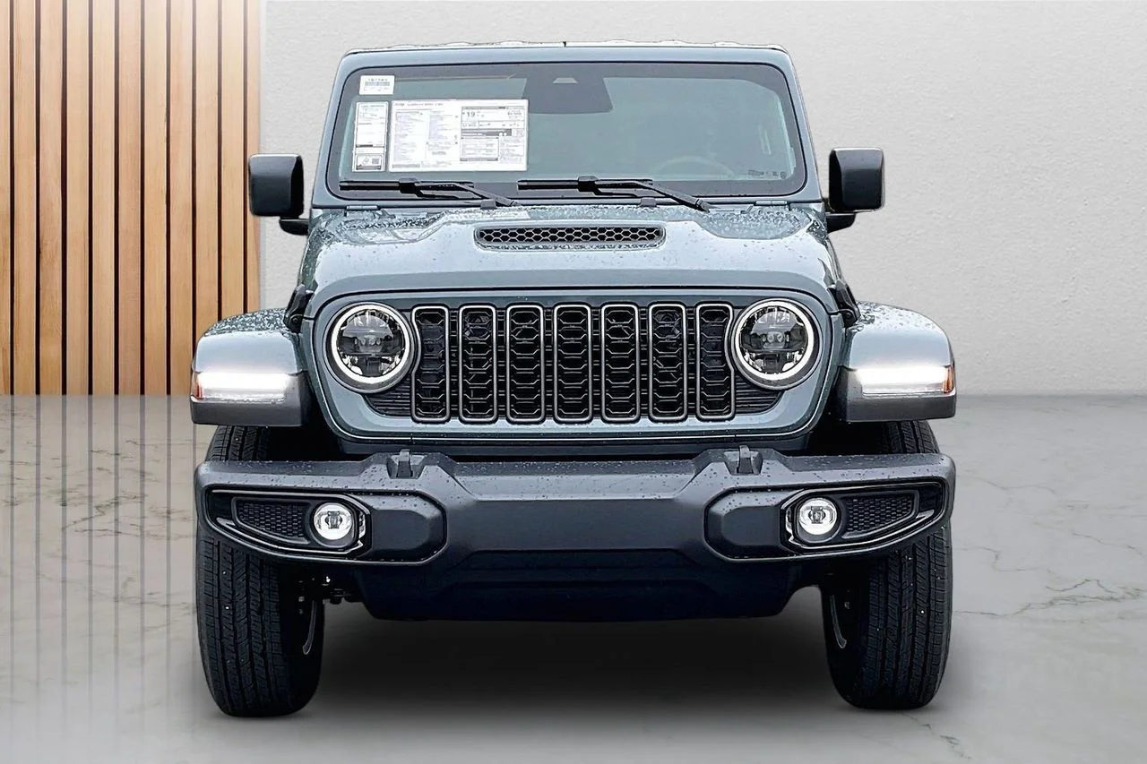 New 2026 Anvil Clear-Coat Exterior Paint Jeep Sport S image 3