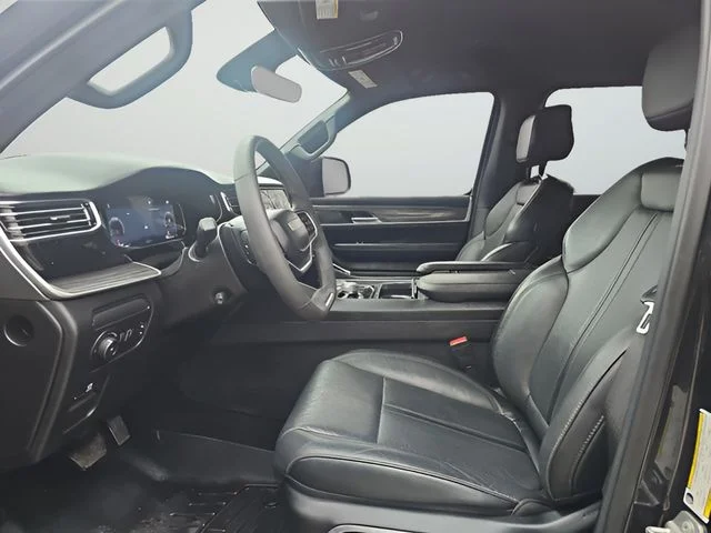Used 2022 Black Jeep Series III image 9
