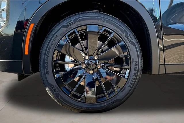 New 2026 Black Mitsubishi LE image 13
