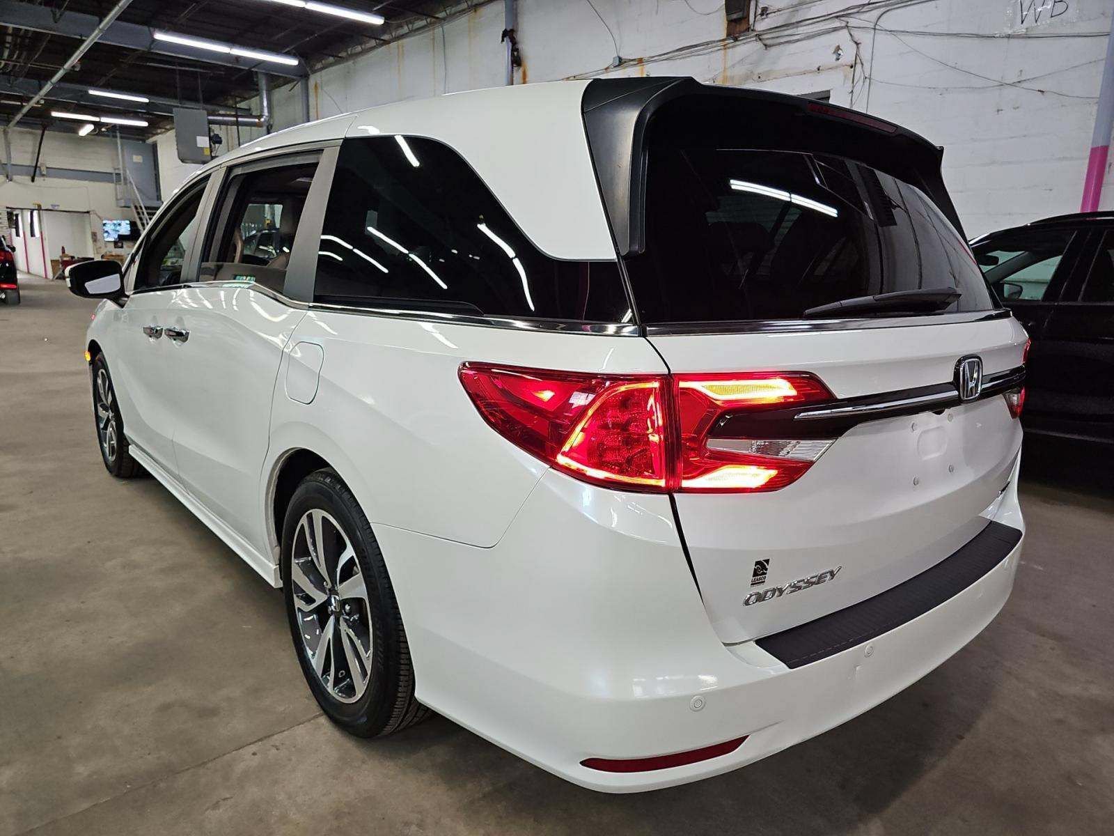 Certified Used 2024 Platinum White Pearl Honda Touring image 2