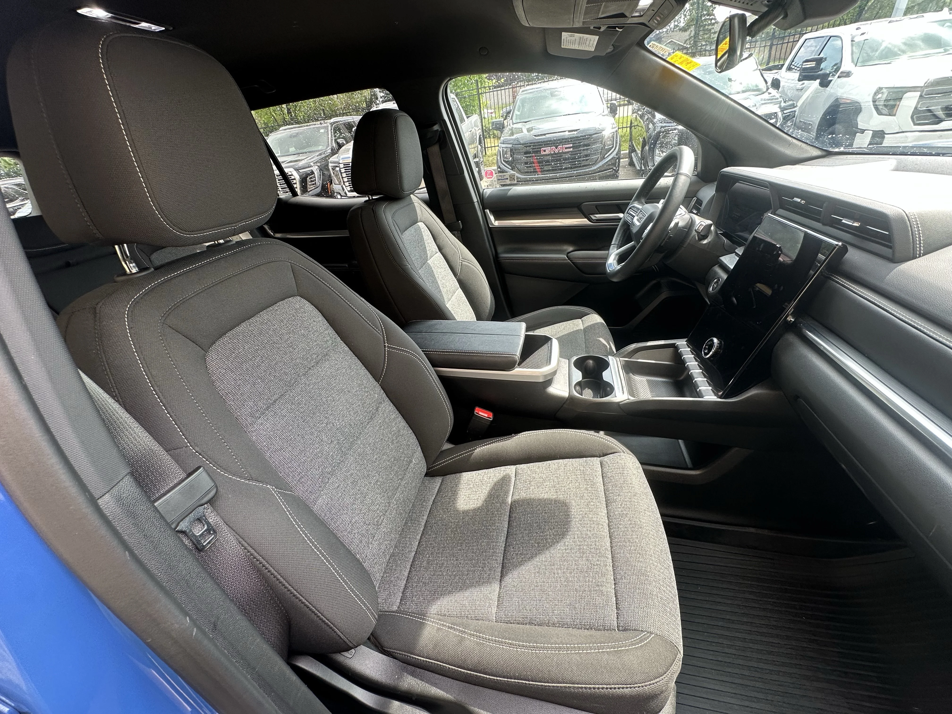 Certified Used 2025  GMC AWD Elevation image 18