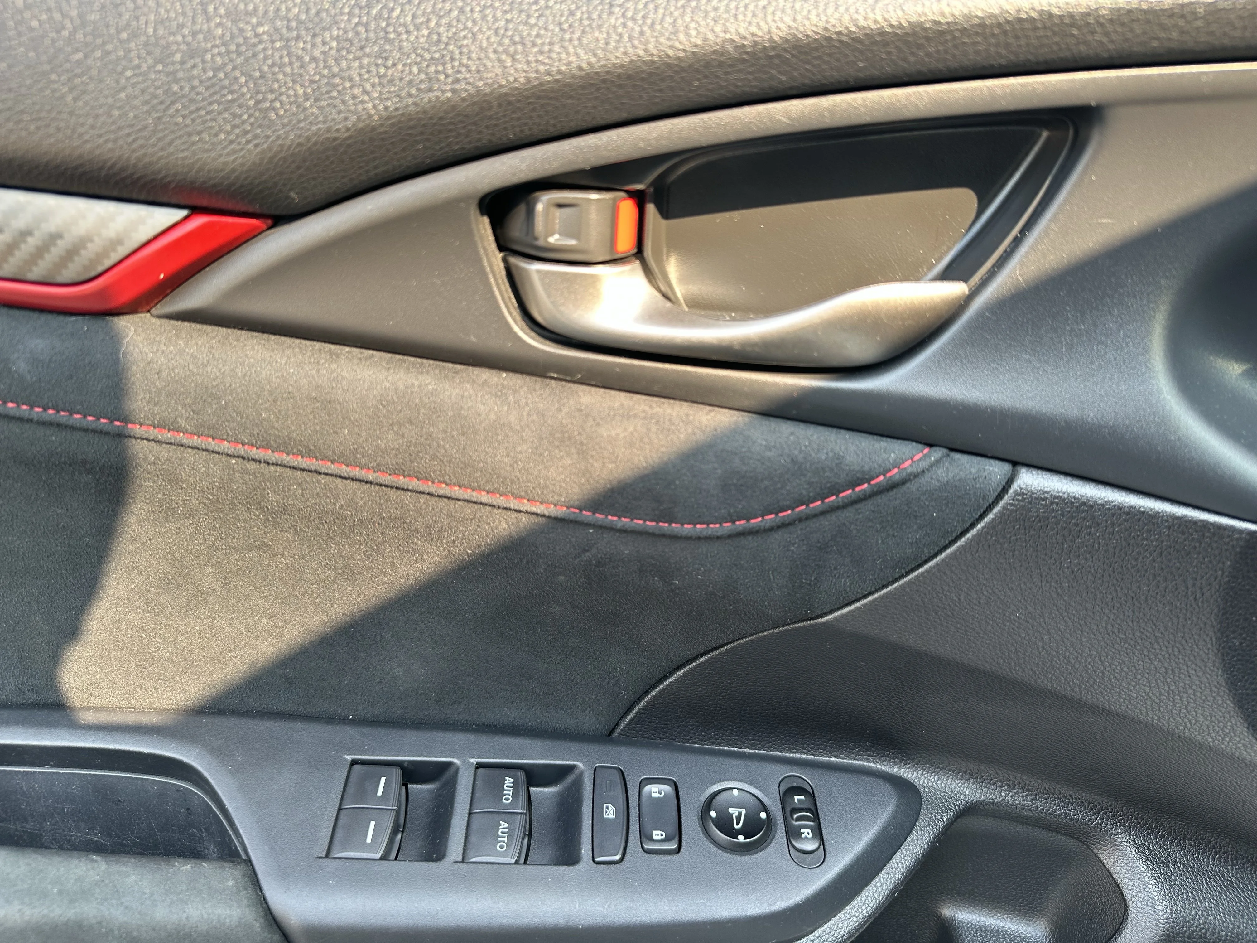 Used 2018 White Honda  image 8