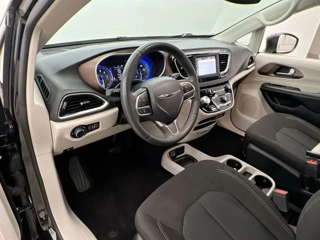 Used 2023 Black Chrysler LX image 7