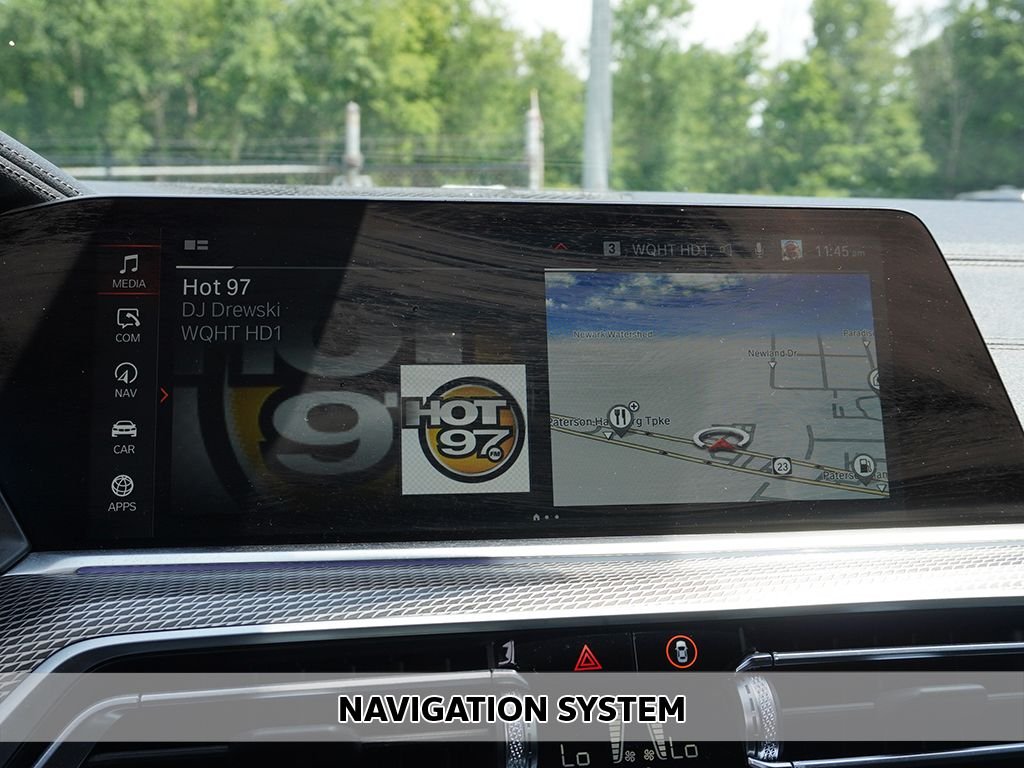 Used 2022 Black BMW xDrive40i image 3