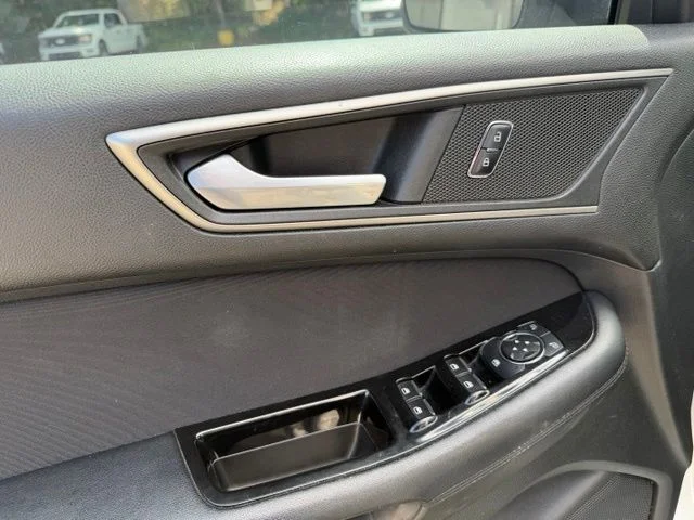 Used 2016 Silver Ford SEL image 7