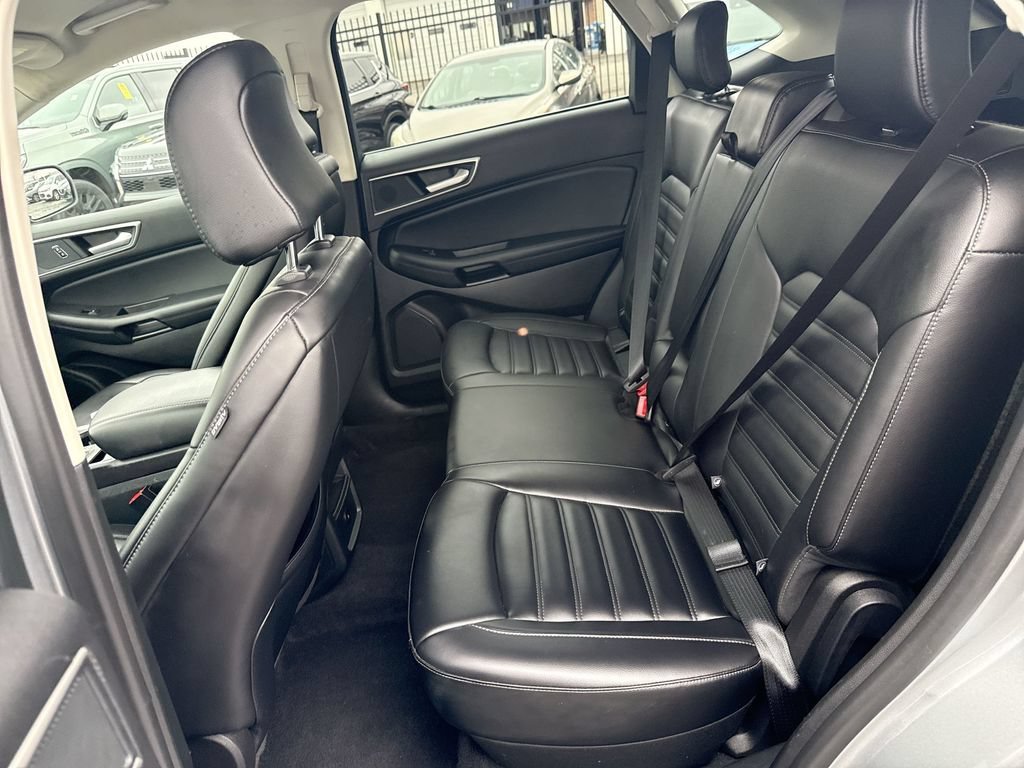 Used 2024 Silver Ford SEL image 25