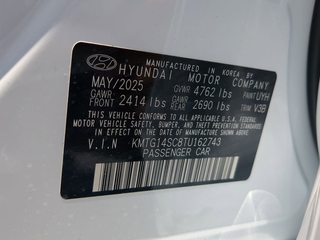 2026 GENESIS G70 Standard - Photo 28