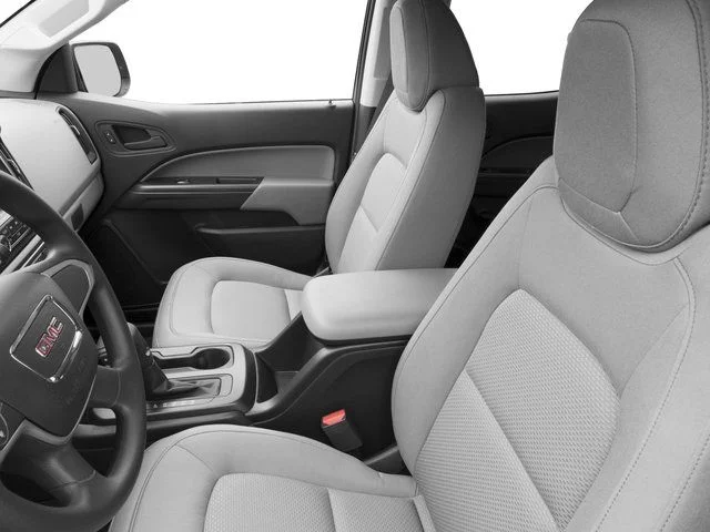 Used 2018 White GMC Base image 12