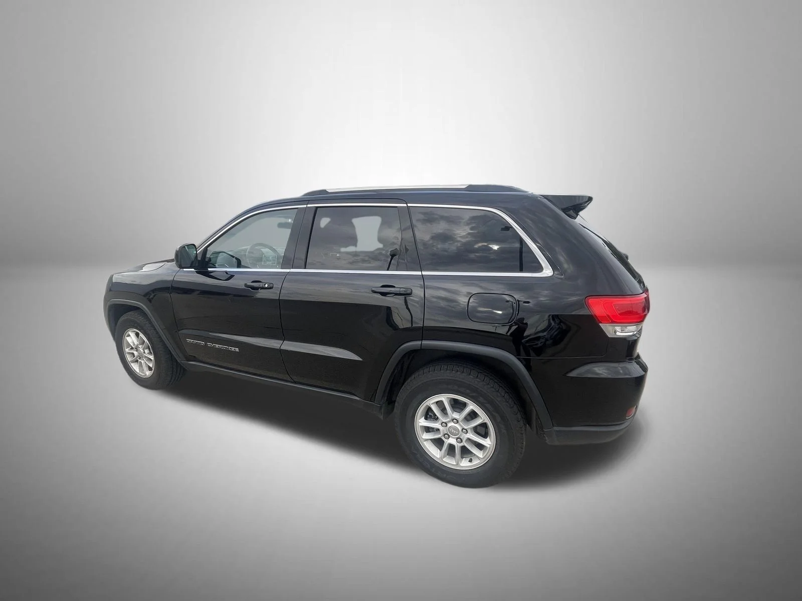 Used 2019 Black Jeep Laredo E image 6