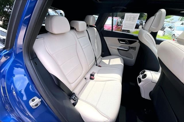 Used 2026 Blue Mercedes-Benz GLC 300 image 16