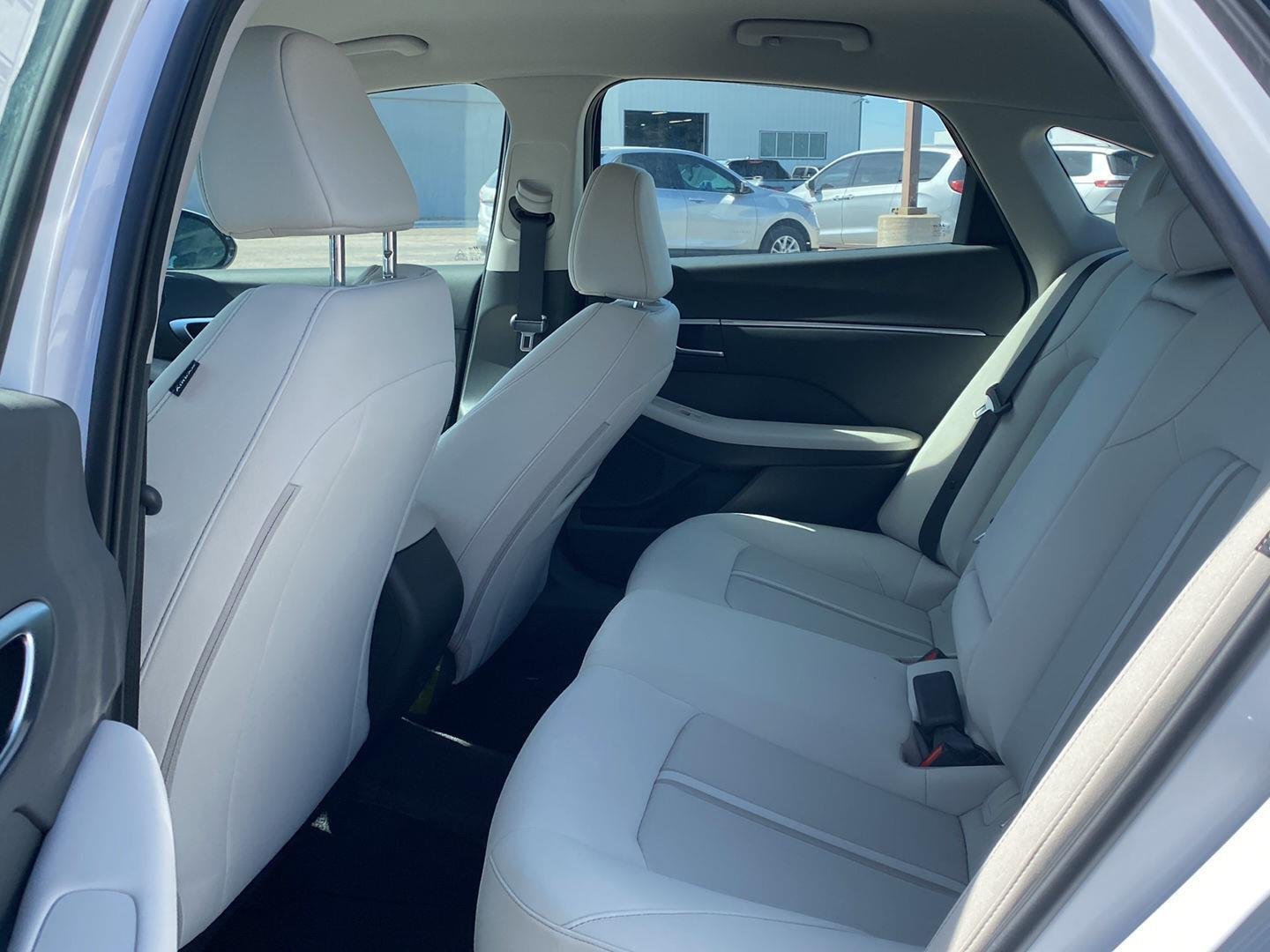 2026 Hyundai Sonata SEL - Photo 12