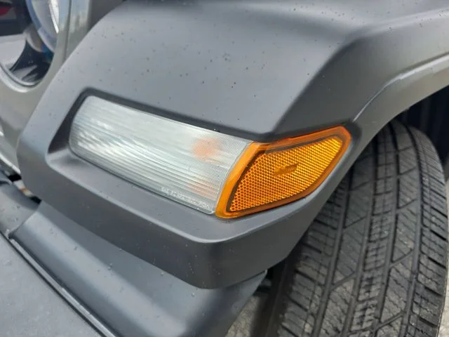 Used 2020 Gray Jeep Unlimited Sport Altitude image 31