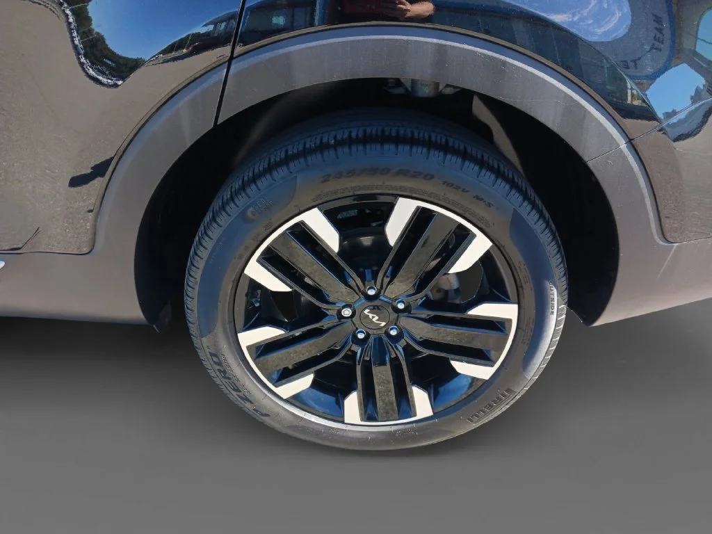 Used 2024 Black Kia SX image 8