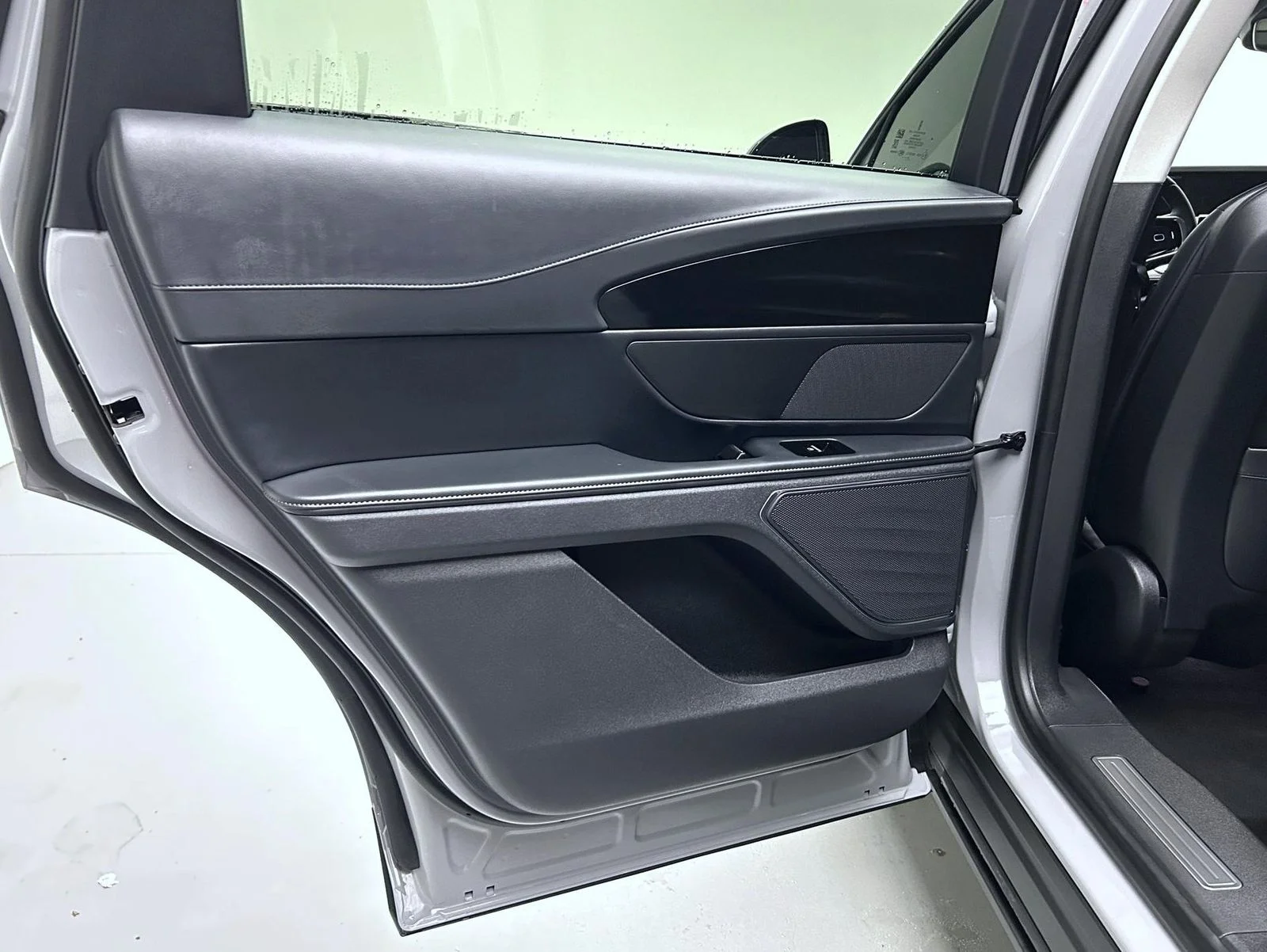 Used 2026 Gray Lincoln Premiere image 20