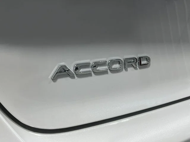 New 2026 Platinum White Pearl Honda LX image 5