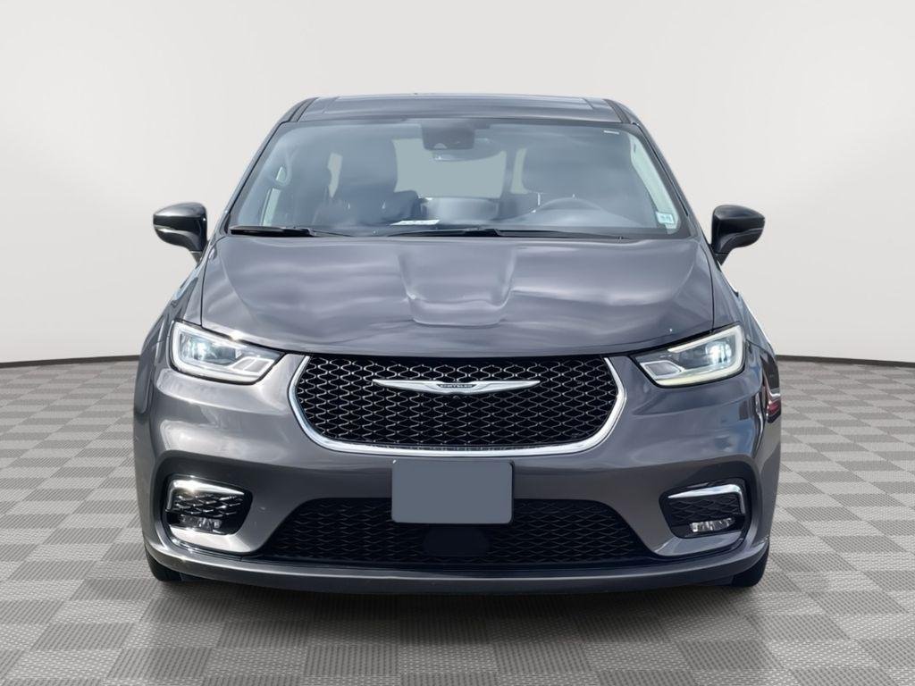 Used 2022 Chrysler Pacifica Hybrid Touring L with VIN 2C4RC1L77NR212808 for sale in Huntington Station, NY