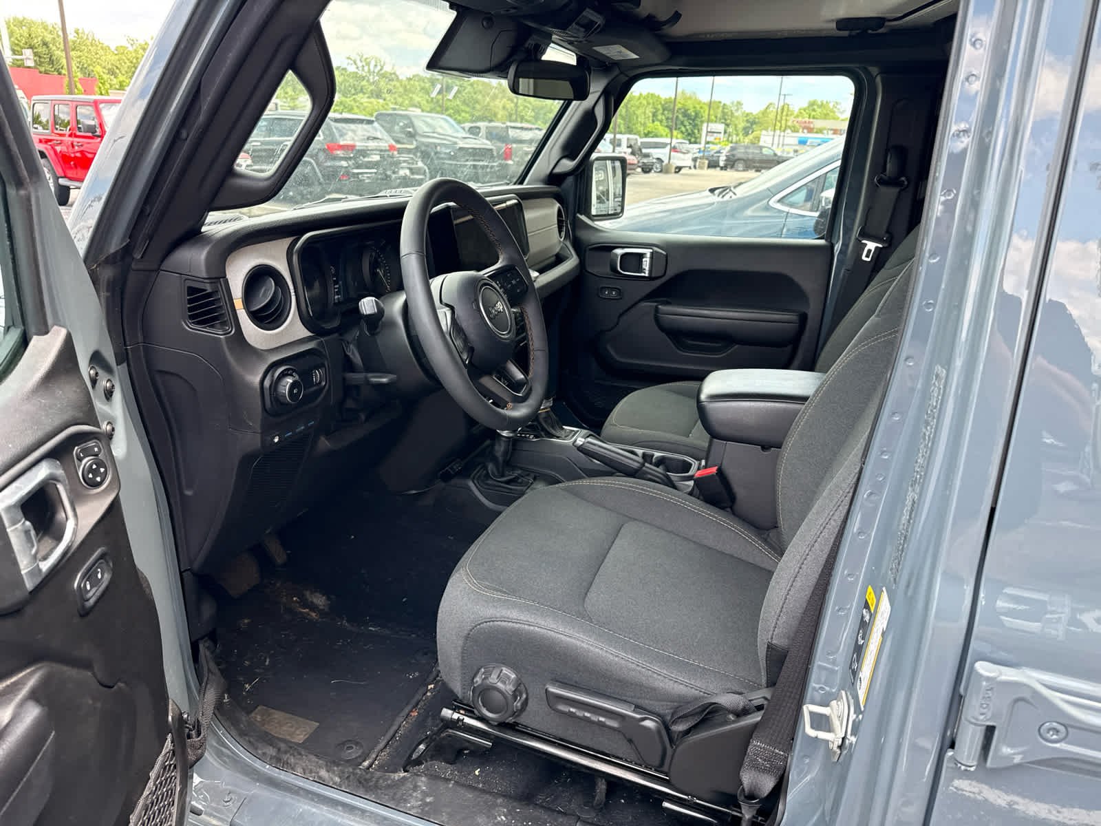 Used 2024 Anvil Clear Coat Jeep Sport S image 8