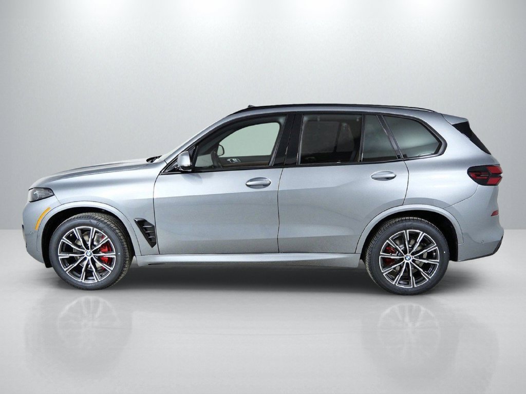 Used 2026 Skyscraper Grey Metallic BMW xDrive40i image 16