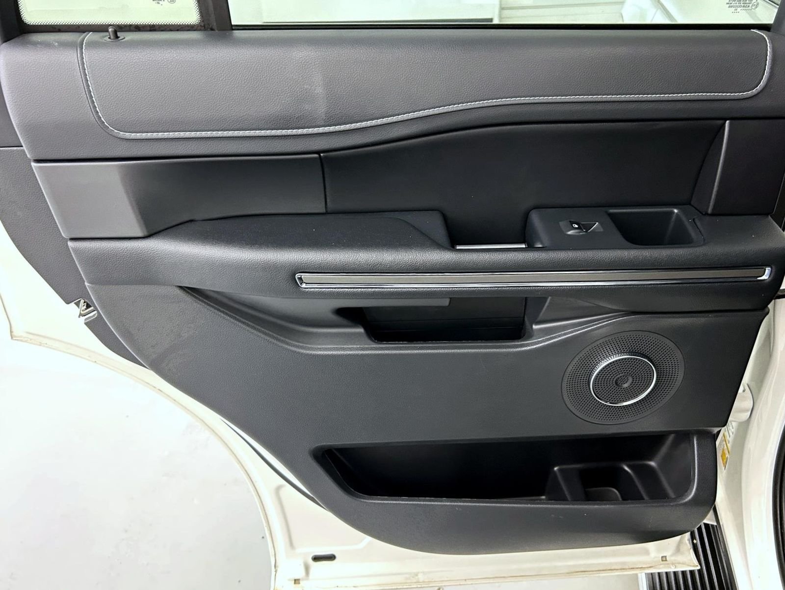 Used 2023 White Ford XLT image 22