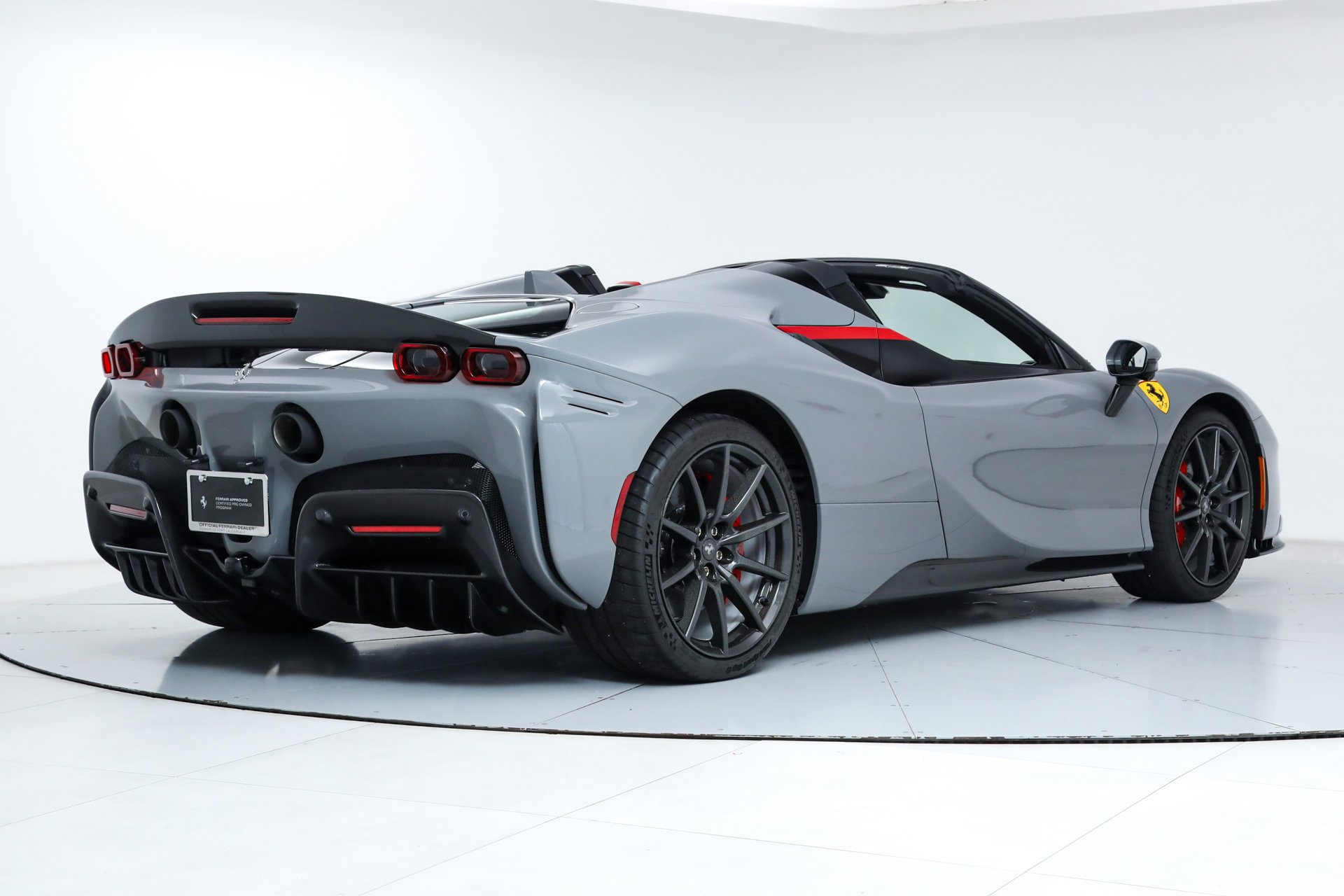 2025 Ferrari SF90 Spider photo 3