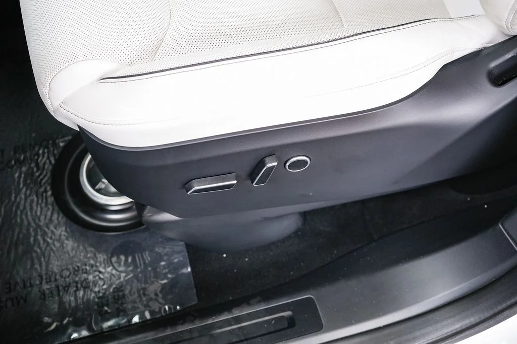 Used 2022 White Tesla Plaid image 19