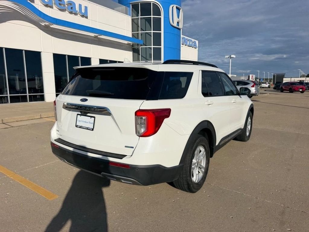 Used 2020 Star White Metallic Tri-Coat Ford XLT image 2