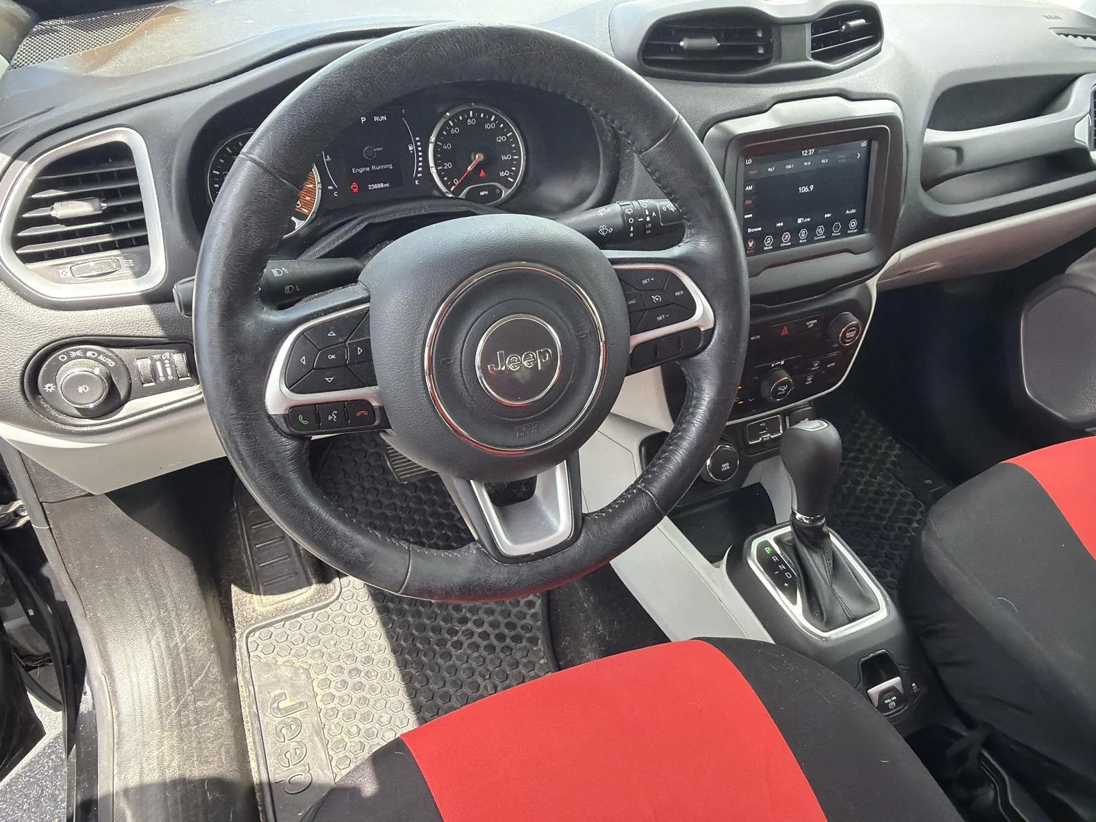 Used 2019 Black Clearcoat Jeep Latitude image 11