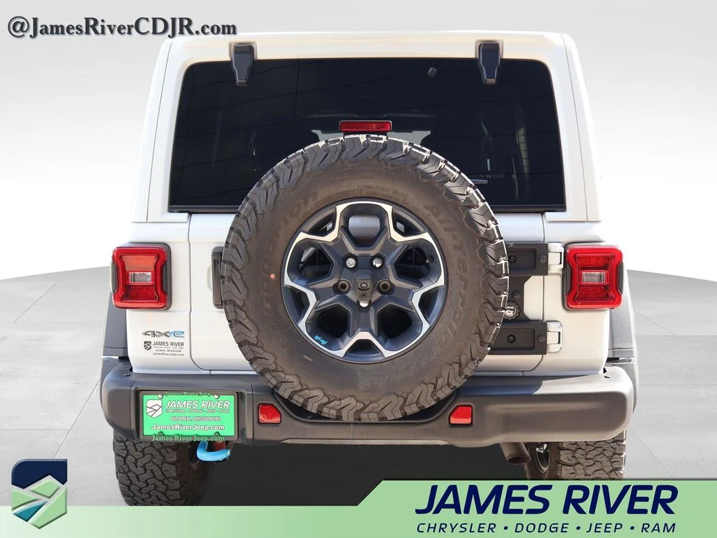 Used 2023 White Jeep Rubicon 4xe image 4