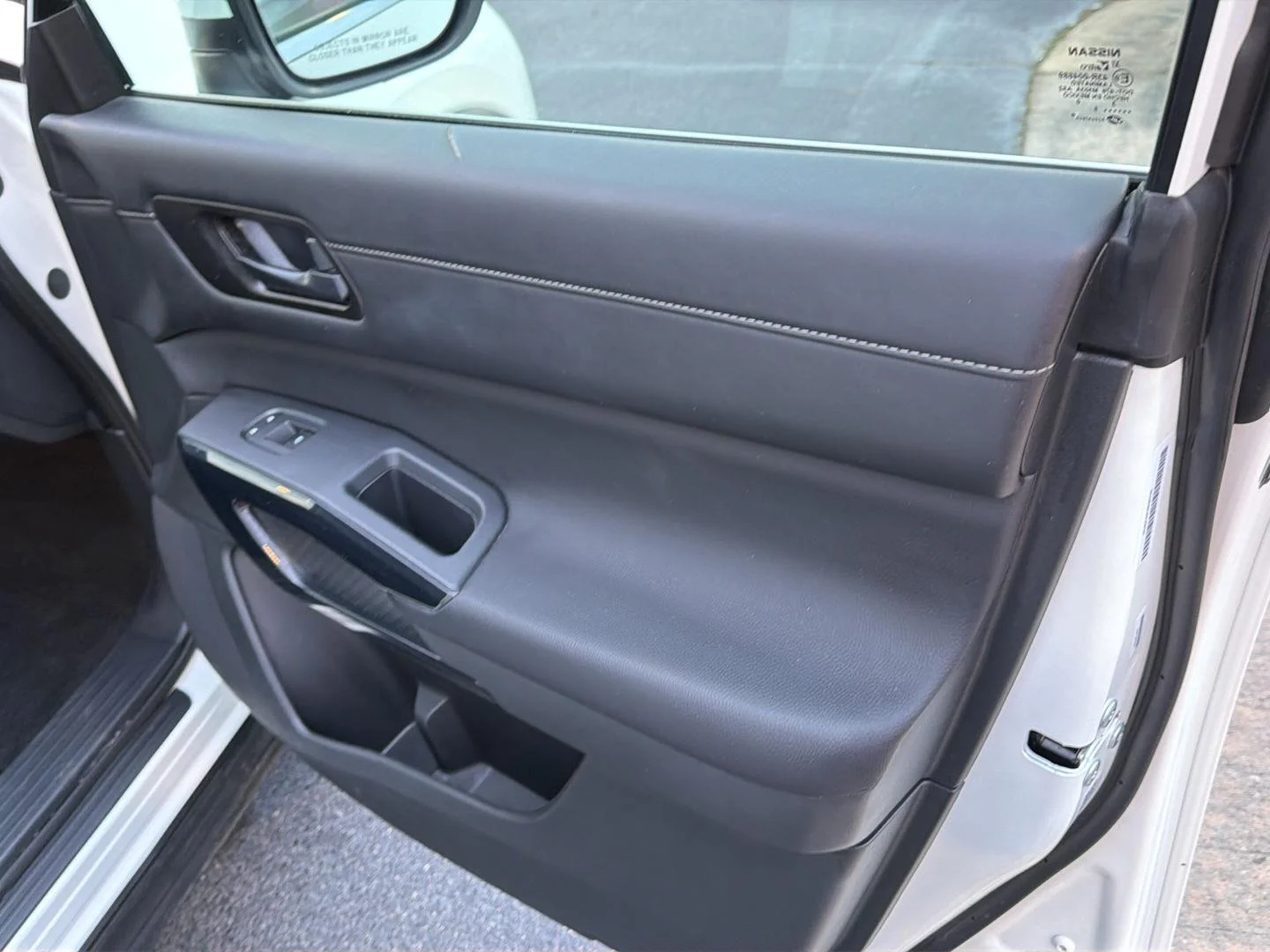 2025 Nissan Pathfinder SV - Photo 15
