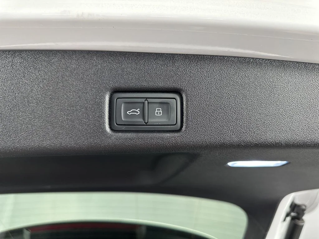 New 2025 White Audi 2.0T Premium image 11
