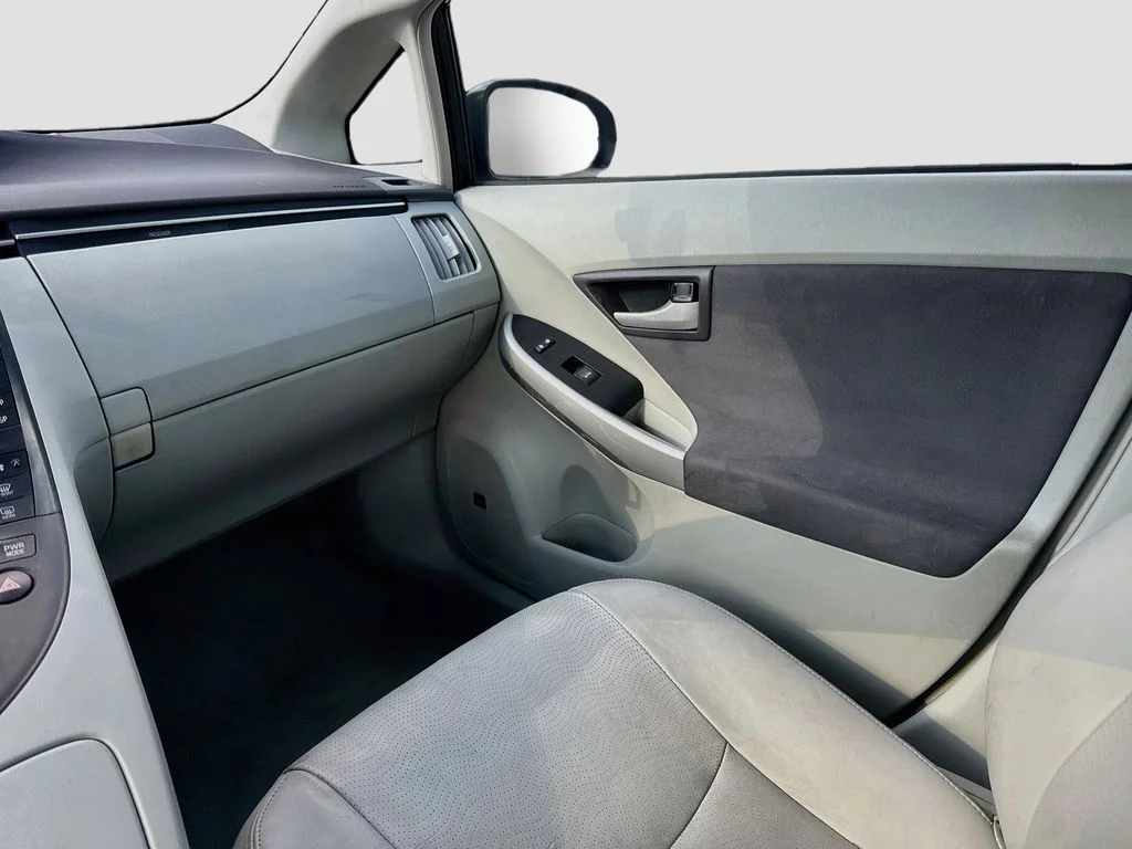 Used 2010 Red Toyota I image 26
